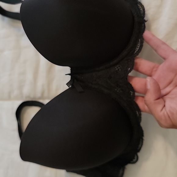 Victoria Secret Bra - Picture 2 of 7